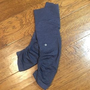 dark blue/violet lululemon leggings🍋